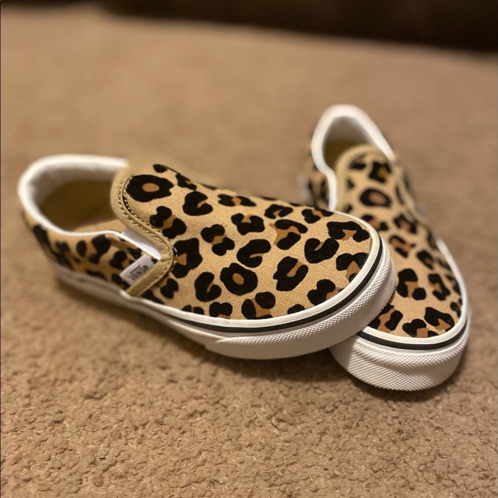 Girls Leopard Vans